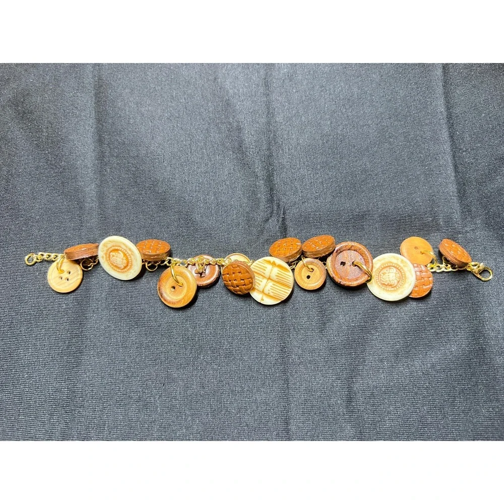 Vintage Button Charm Bracelet: Brown and Cream Colored Buttons - 8 Inch - Picture 5 of 9